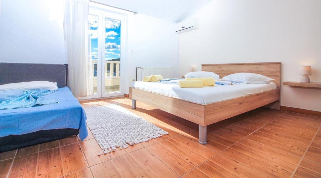 Goles apartments-First row to the sea photo 4