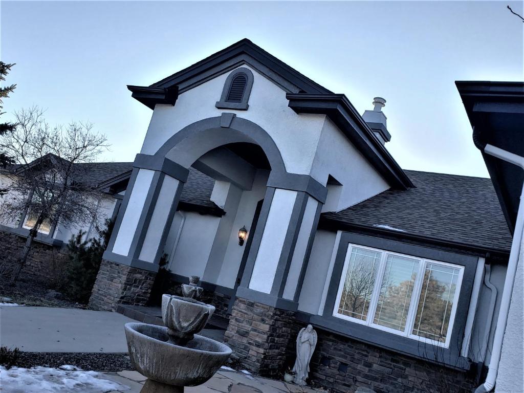 Peak Valley Manor, a Modern Farmhouse image
