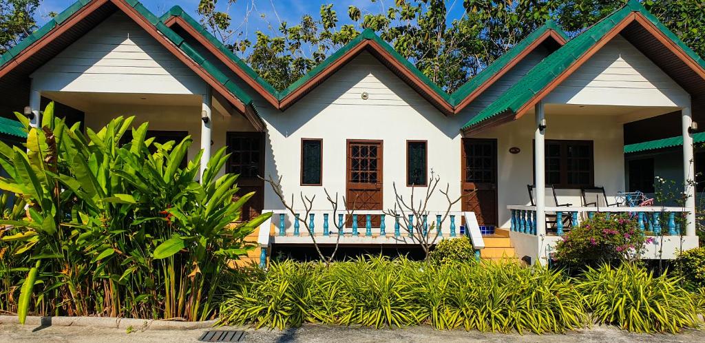 Surin House Room Type - Two-Bedroom House