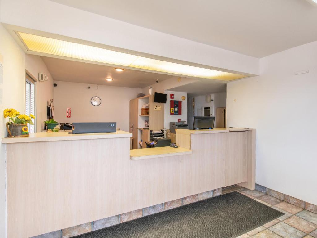 Regency Inn image