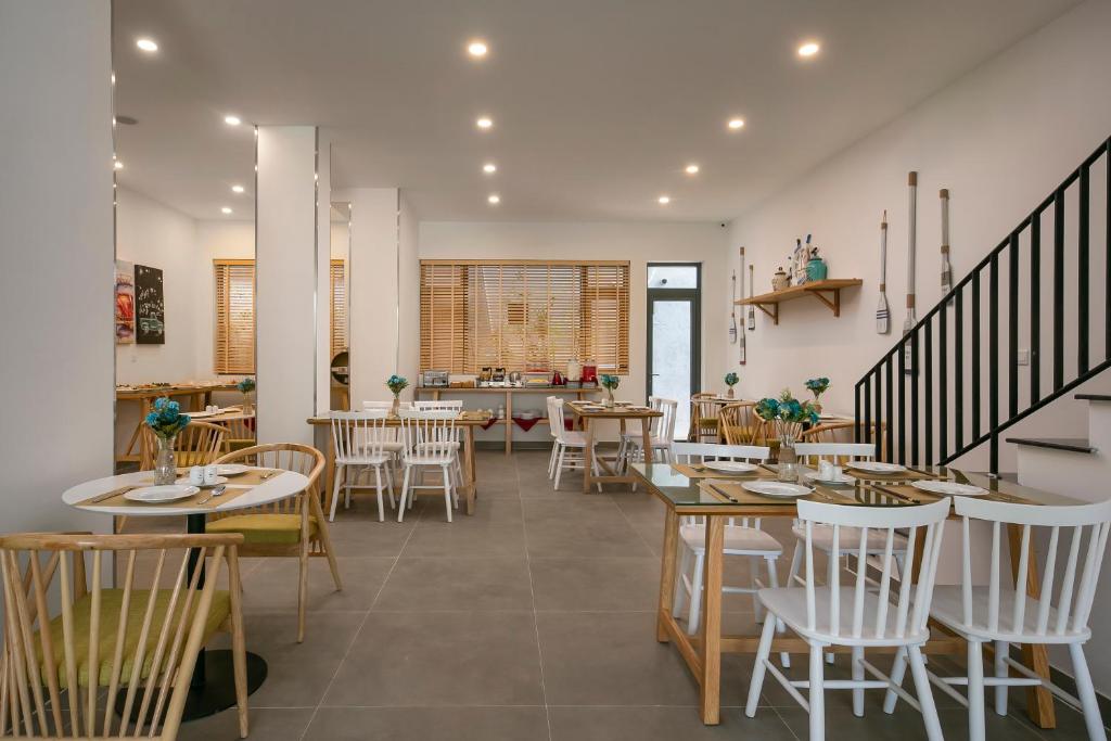 Dolphin Hotel and Apartment