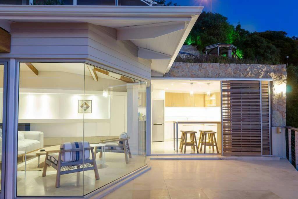 Clifton 3rd Beach house - Breathtakingly Beautiful Views! photo 1
