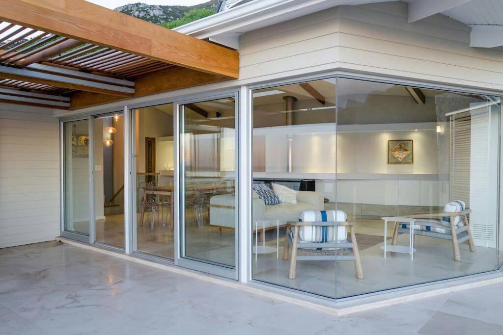 Clifton 3rd Beach house - Breathtakingly Beautiful Views! photo 2