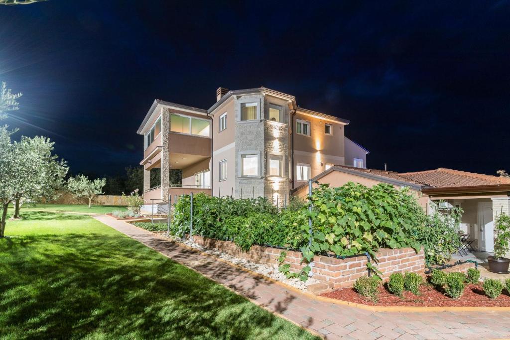 Superb villa Maxima with private pool, sauna, jacuzzi, playground for up to 18 persons, extra pool heating available photo 2