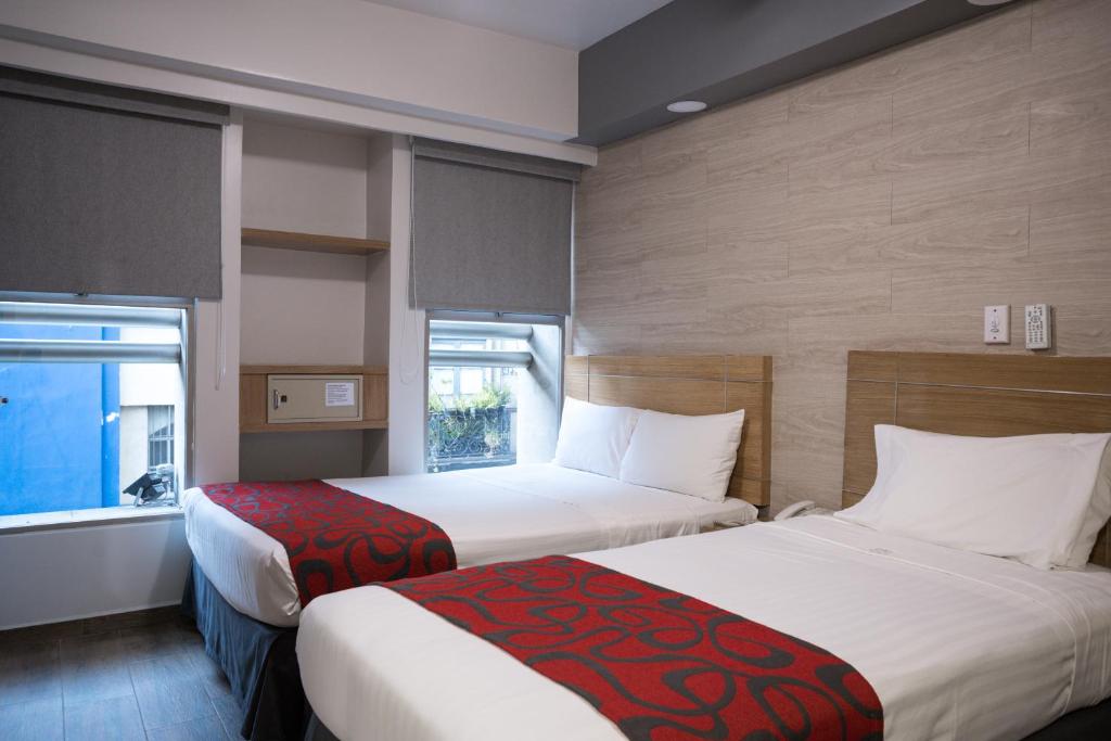 Четырехместный (Двухместный номер с 2 двуспальными кроватями), Hotel Roble