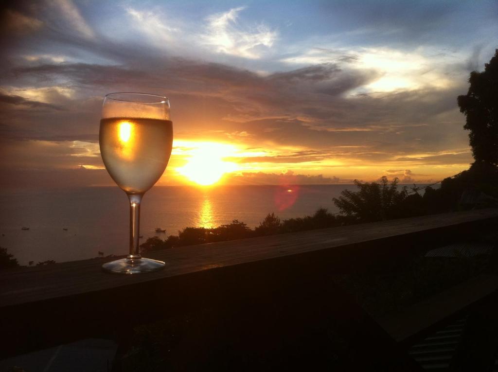 CARPE DIEM VILLA "Studio Apartment" Caribbean Sea views even from the Beds