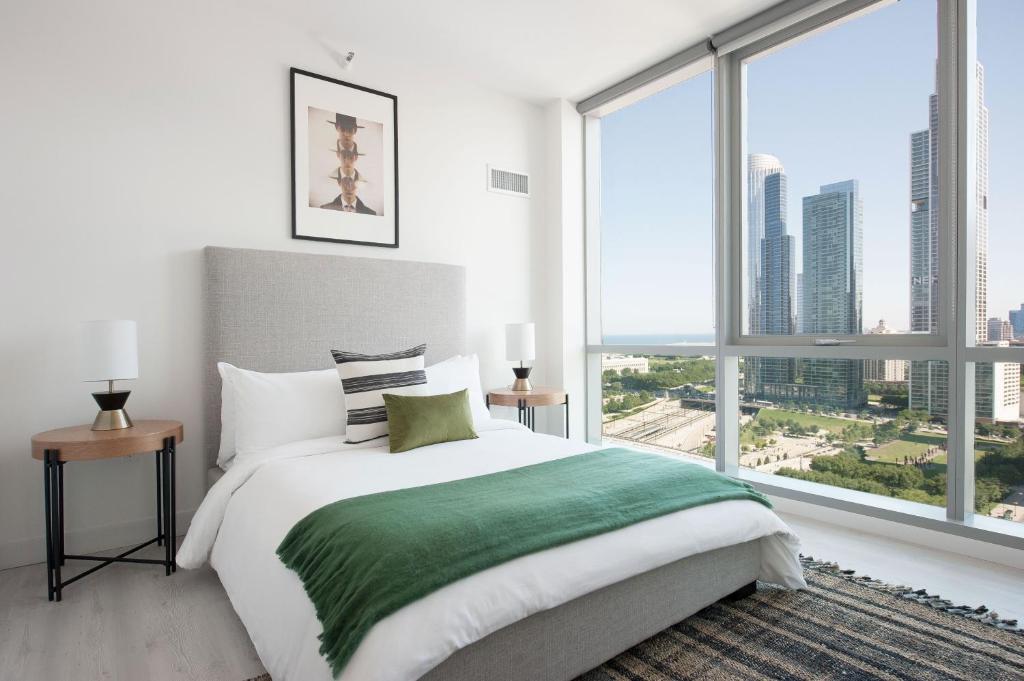 Сьюит (Люкс с видом на озеро), Sonder at Grant Park