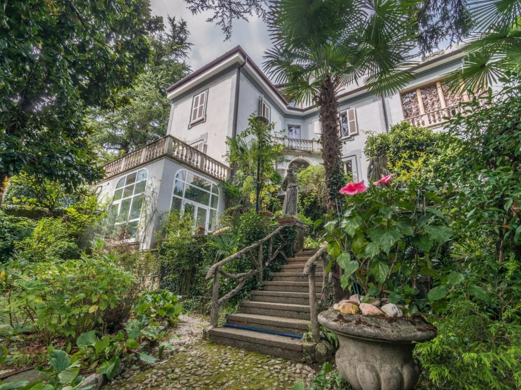 Historical Villa GINA with Magic Lake View photo 3