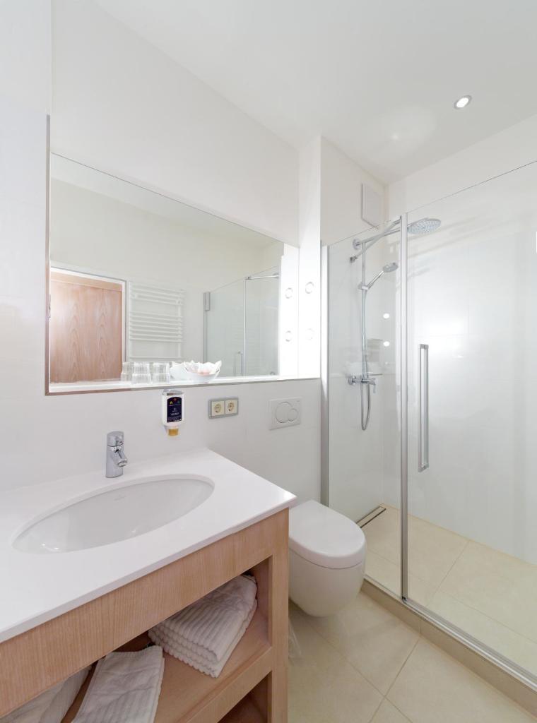 Двухместный (Улучшенный двухместный номер с 1 кроватью), Hotel ADRIA München
