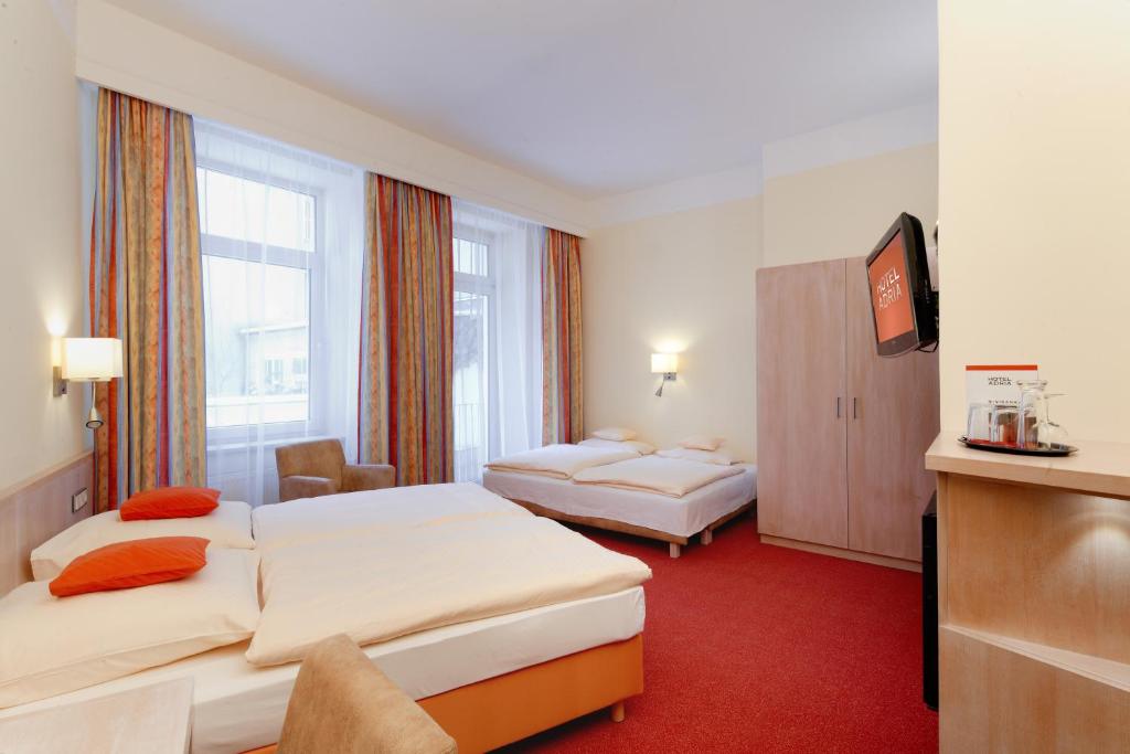 Четырехместный (Улучшенный четырехместный номер), Hotel ADRIA München
