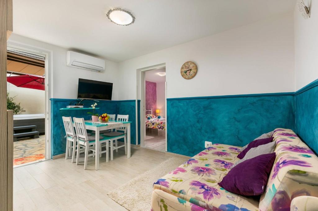 ECO APARTMENT NIK A2+2 FOR 4 PAX IN THE NATURAL ENVIRONMENT OF POREC photo 1