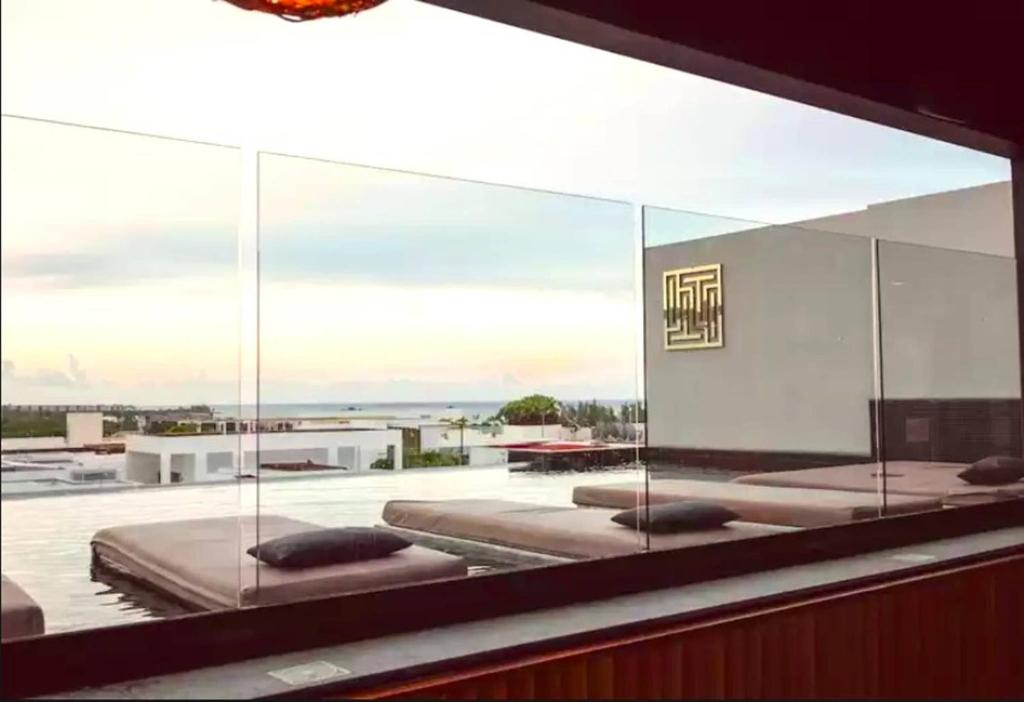 It Residence Top Location Luxury 2 Br Two Roof Pools Beach Club included photo 1
