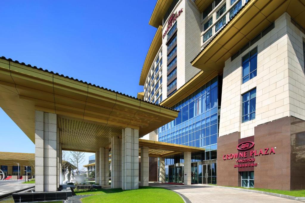 Crowne Plaza Yangzhou, an IHG Hotel photo 1