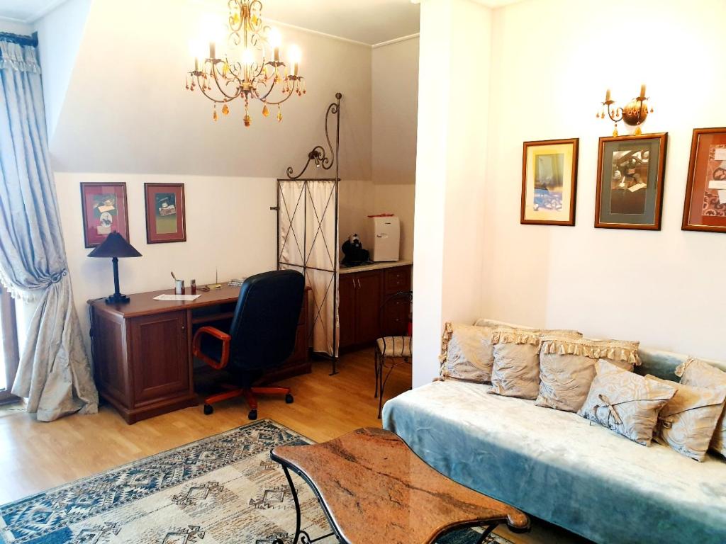 Сьюит (Люкс с балконом), Penzion a Restauracia Toldi