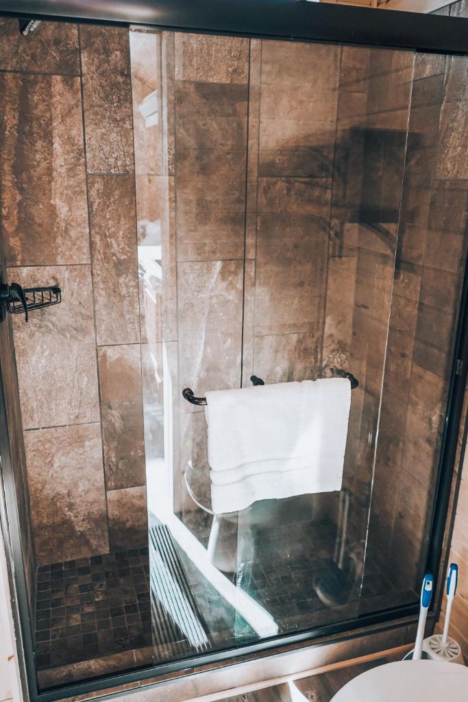 Powderhorn Lodging - Tap to explore photos