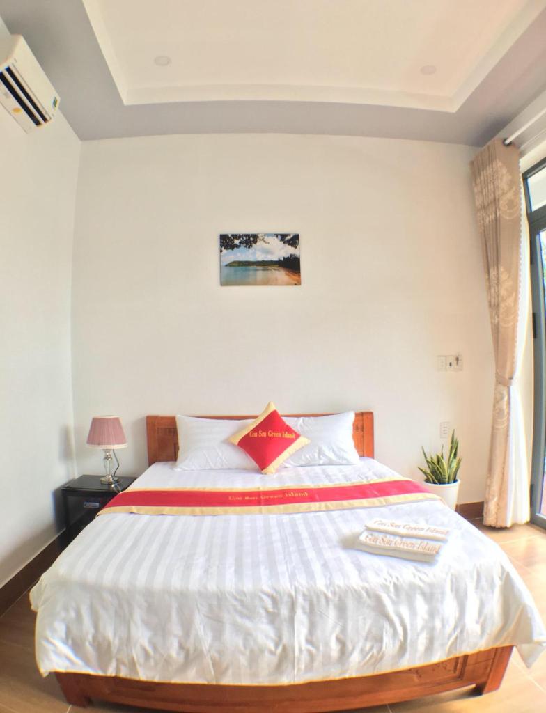 Con Son Green Island