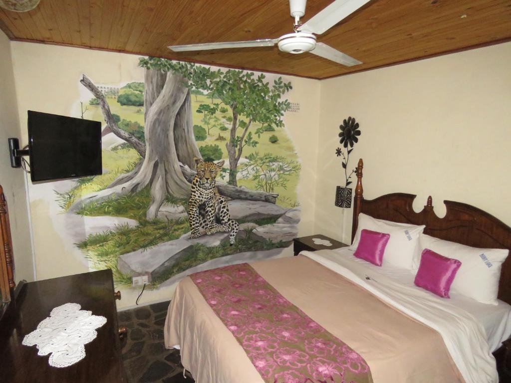 Parrot Lodge photo 3