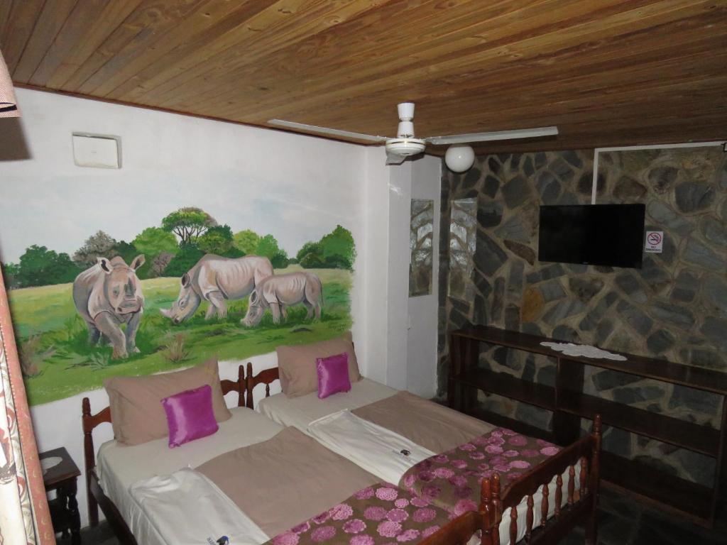 Parrot Lodge photo 1