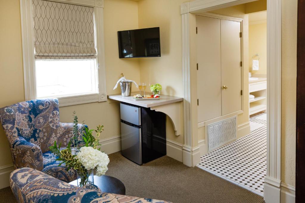 Healdsburg Inn on the Plaza, A Four Sisters Inn photo 4