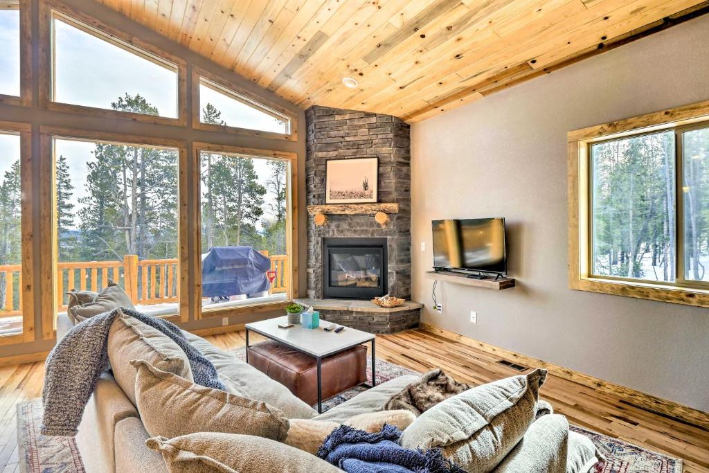 Mountainside Fairplay Cabin with Game Room and Sauna! photo 3