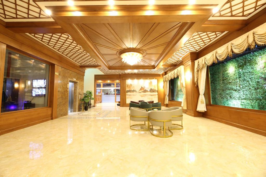 Royal Peacock Hotel photo 1