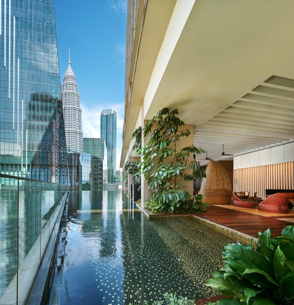 Двухместный (Deluxe King Room (Free Daily Minibar, Breakfast & WiFi)), The RuMa Hotel and Residences