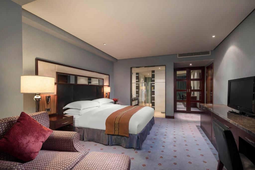 Сьюит (Улучшенный люкс CROWNE PLAZA), Kempinski Hotel Wuxi