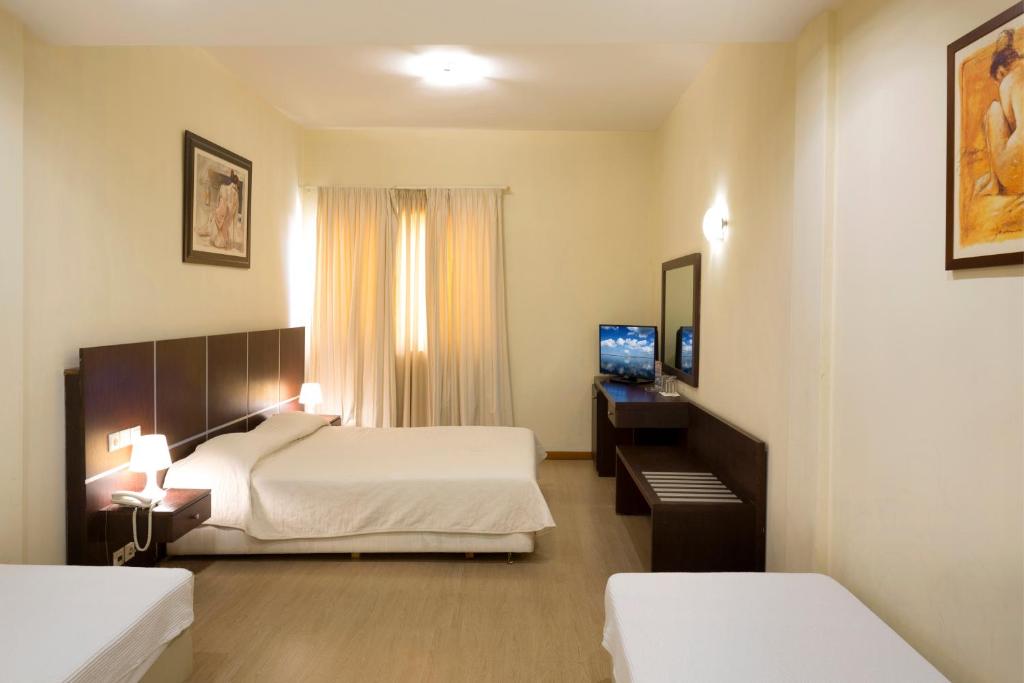 Семейный (Семейный номер (для 2 взрослых и 2 детей)), Blue Sea Hotel Alimos