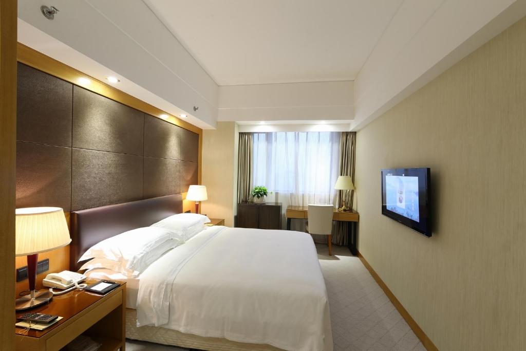 Двухместный (Улучшенный двухместный номер с 1 кроватью), Aurum International Hotel