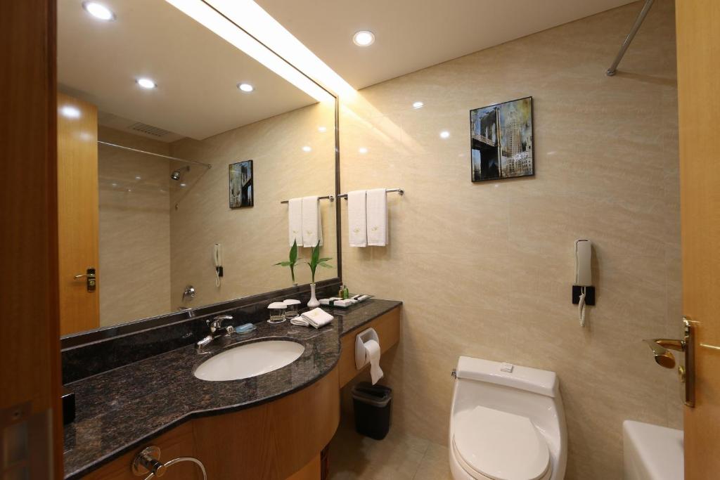 Двухместный (Улучшенный двухместный номер с 1 кроватью), Aurum International Hotel