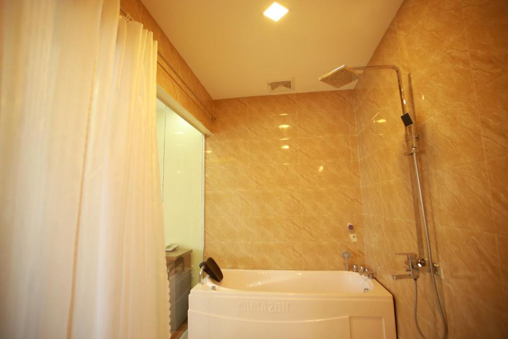 Двухместный (Двухместный номер с 2 отдельными кроватями и окном), Family Hotel Soc Son