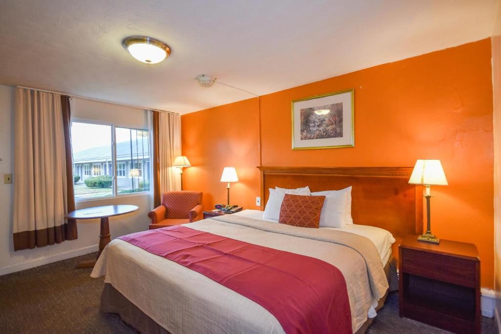 Monticello Inn- Framingham/ Boston photo 1