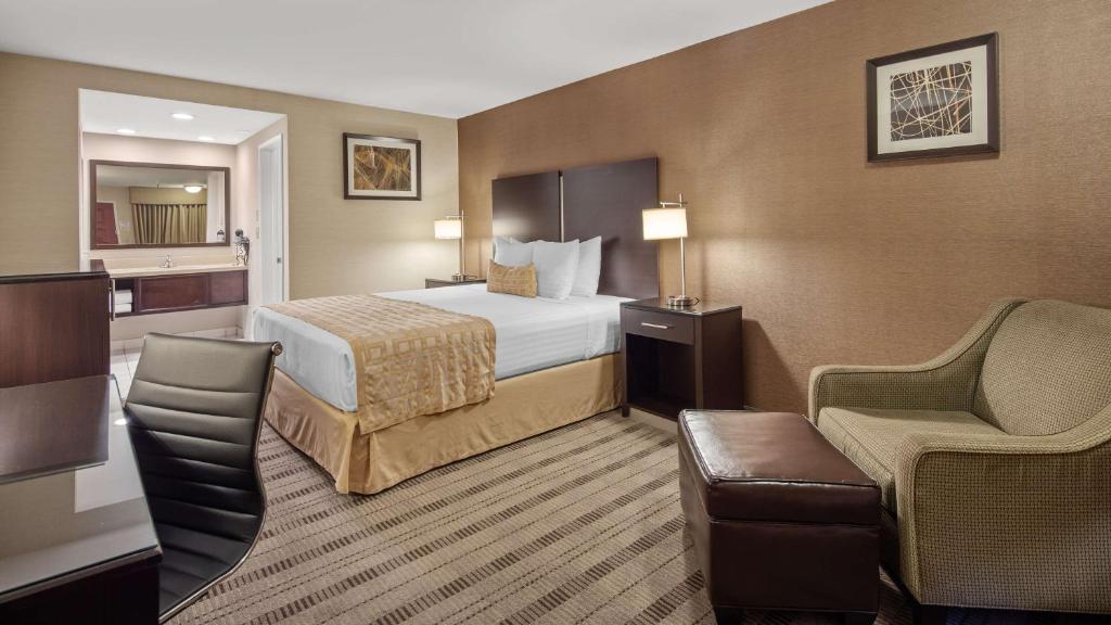 Best Western Pasadena Royale Inn & Suites photo 2