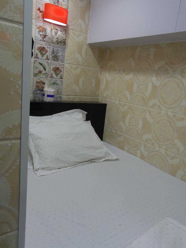 Трехместный (Трёхместный номер с 3 односпальными кроватями), Dutch Hostel