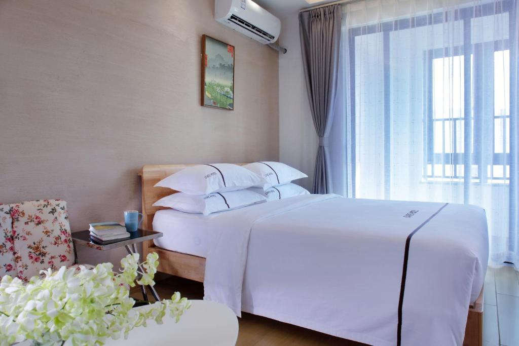 Green Collection Care Hotel (24 Hours Free Transfer from Meilan Airport/Railway Station) photo 2