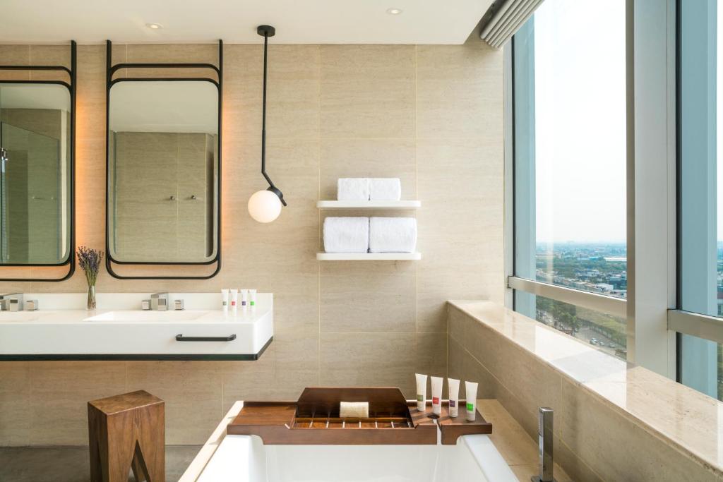 Сьюит (Swiss Prestige King Suite), Swissôtel Jakarta PIK Avenue
