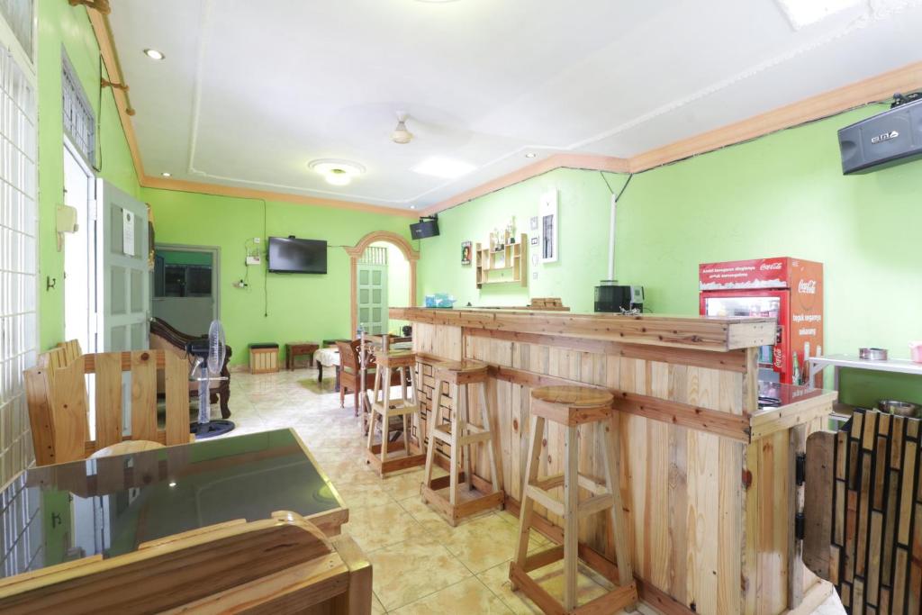 Waroeng Transit & Depary Homestay photo 3