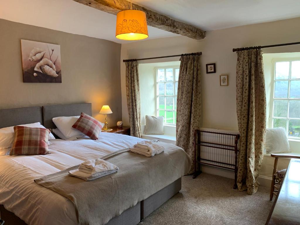 Witherslack Hall Farmhouse - Tap to explore photos