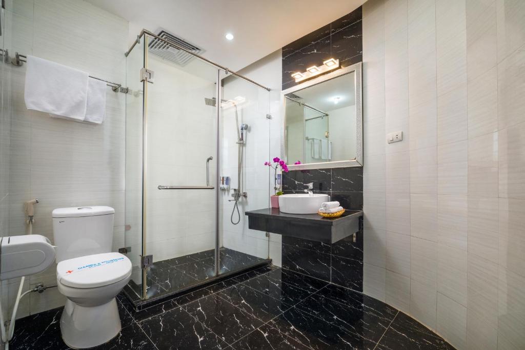 Двухместный (Королевский номер с балконом), Hanoi Lotus Boutique Hotel