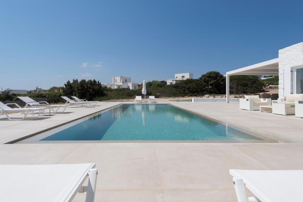 White Santa Maria Villa photo 4
