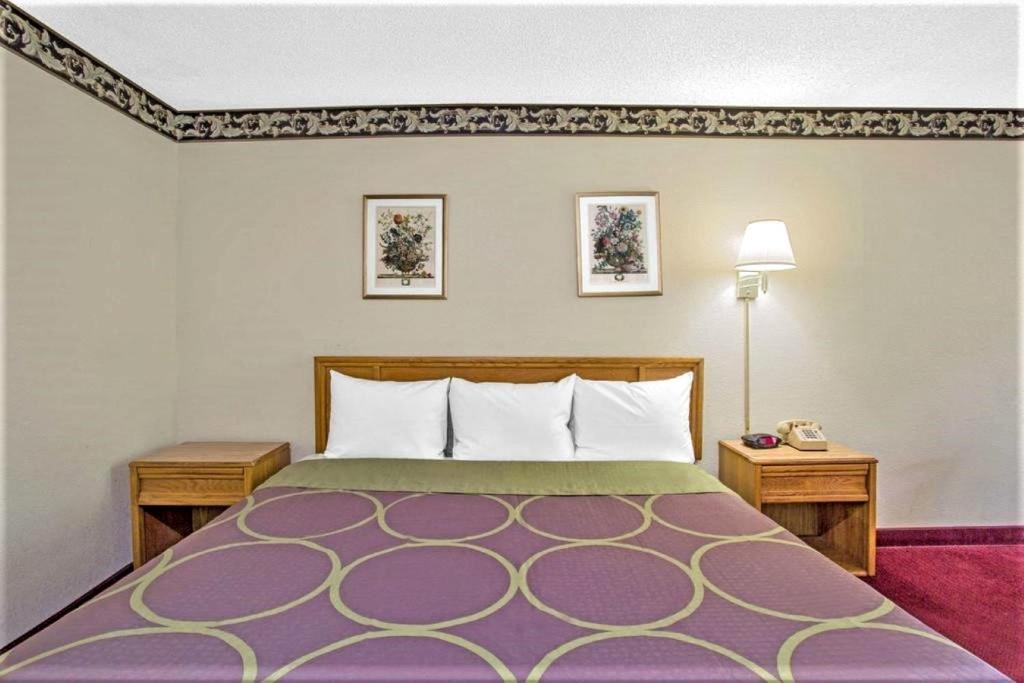 Super Inn Williamsburg photo 2