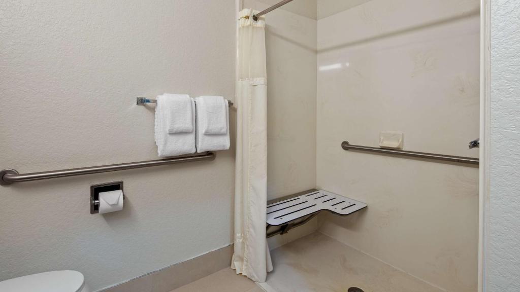 Best Western Heritage Inn & Suites - Tap to explore photos
