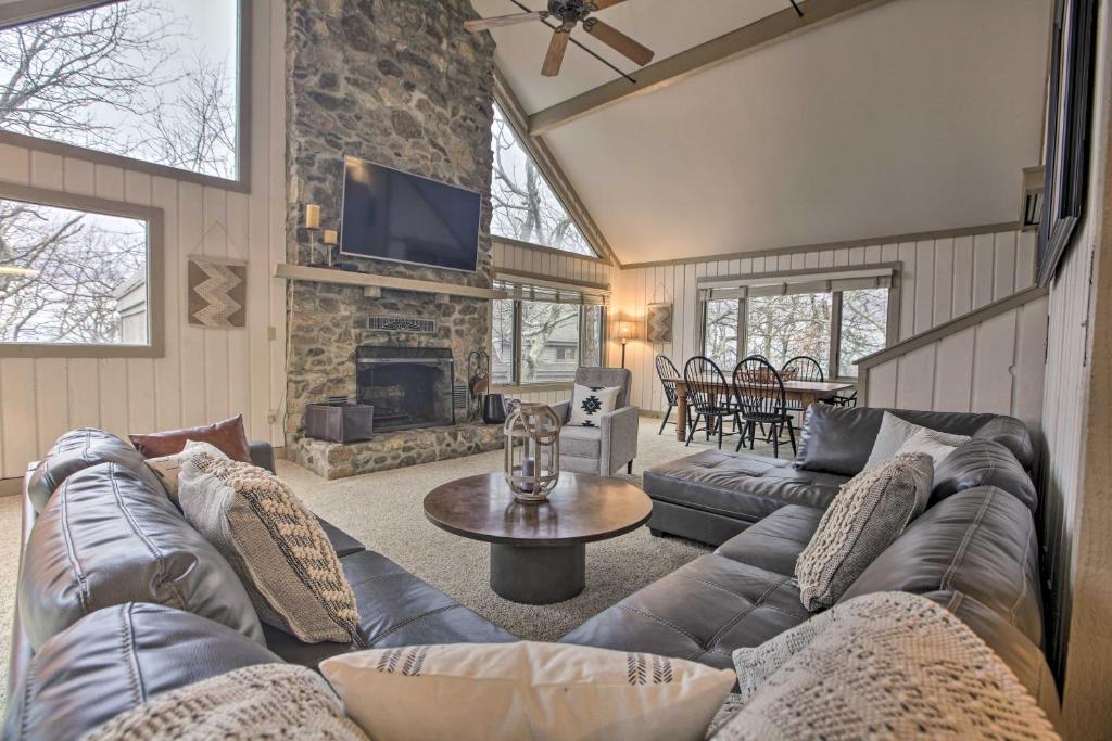 Mountaintop Wintergreen Resort Home with Deck and Views! photo 3