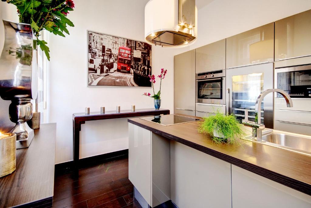Апартаменты (Апартаменты Делюкс с 3 спальнями 1 - улица Paulay Ede, 6 район), Central Stylish Apartments