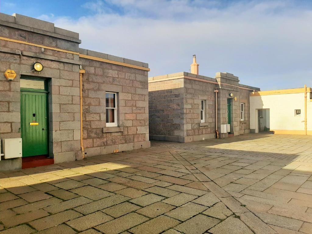 Aberdeen Lighthouse Cottages - coastal, dolphins photo 4