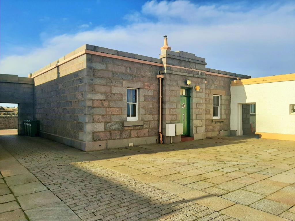 Aberdeen Lighthouse Cottages - coastal, dolphins photo 1