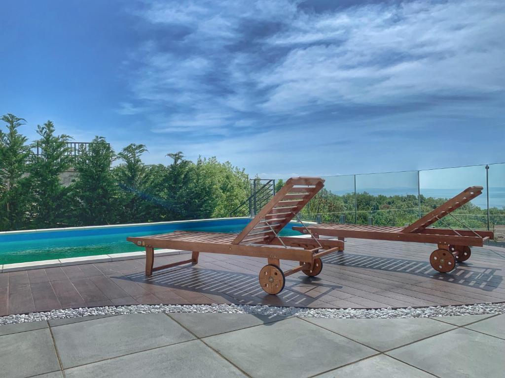 Apartment Flora with swimming pool photo 3