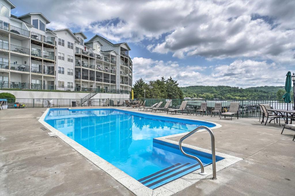 Waterfront Condo on Lake of the Ozarks with 2 Pools! photo 1