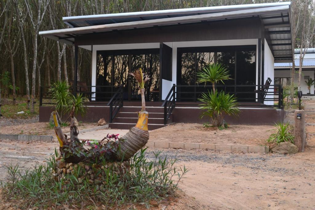 Camp Hadee Koh Yao Noi - Tap to explore photos