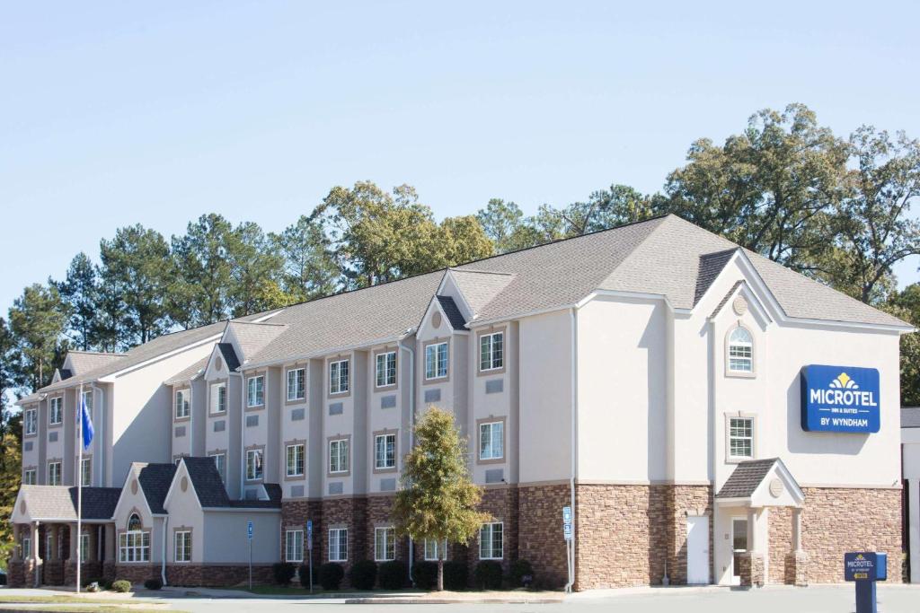 Microtel Inn & Suites by Wyndham Macon image